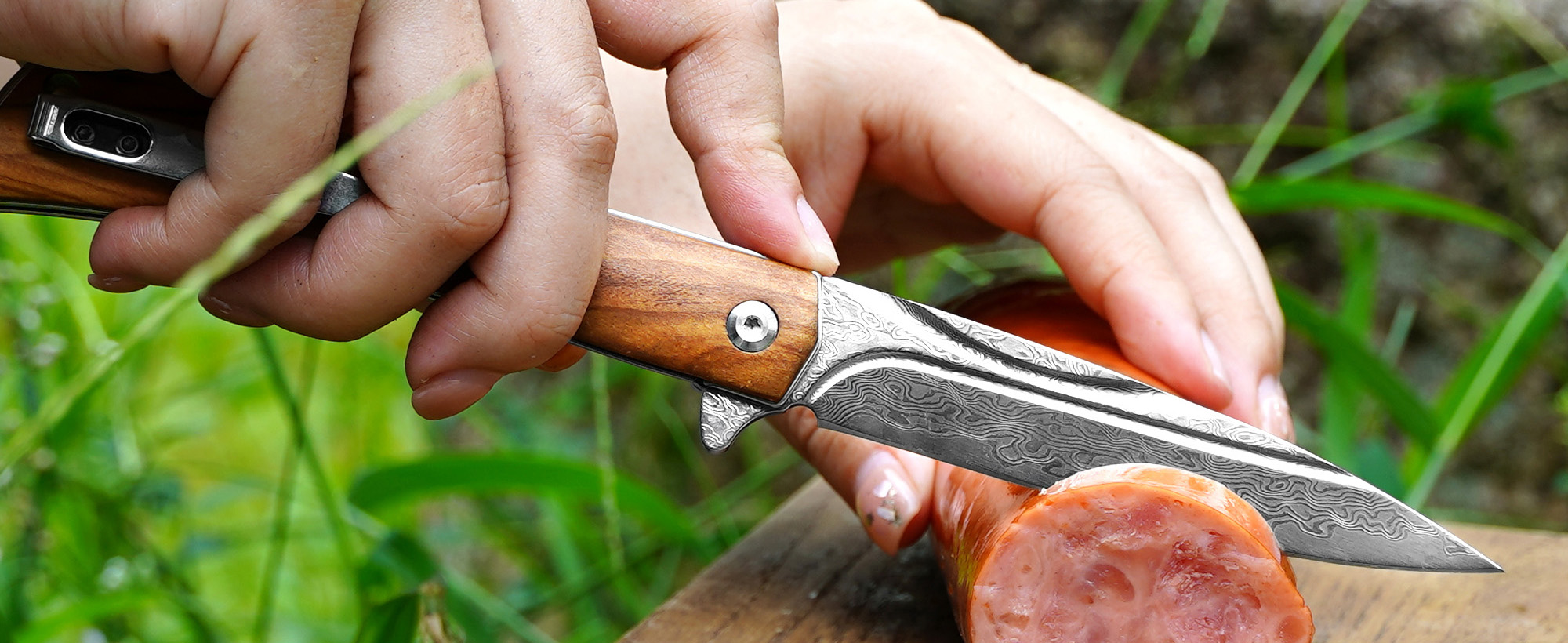 A Timeless Tool on a Technical Trail: Field Testing the YOUSUNLONG Olive Wood Damascus Knife at Castle Rock